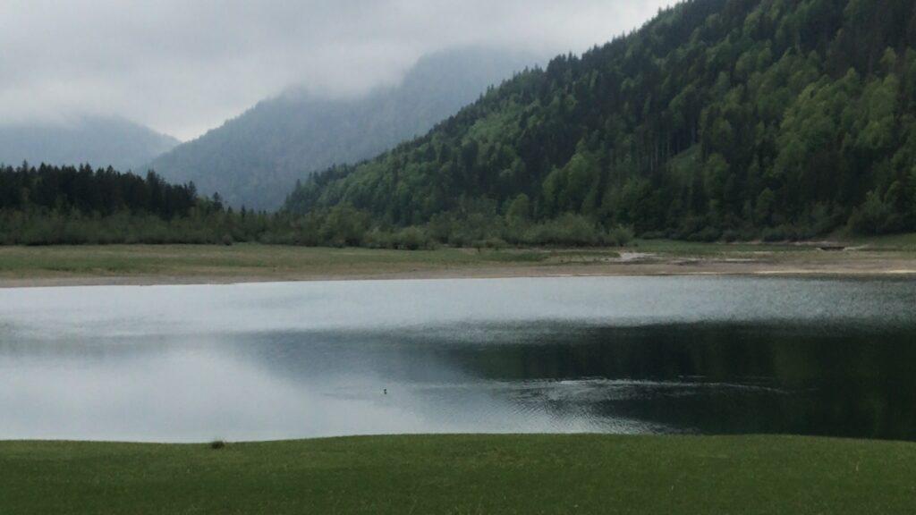 Bild vom Mittersee bei Wolkenstimmung